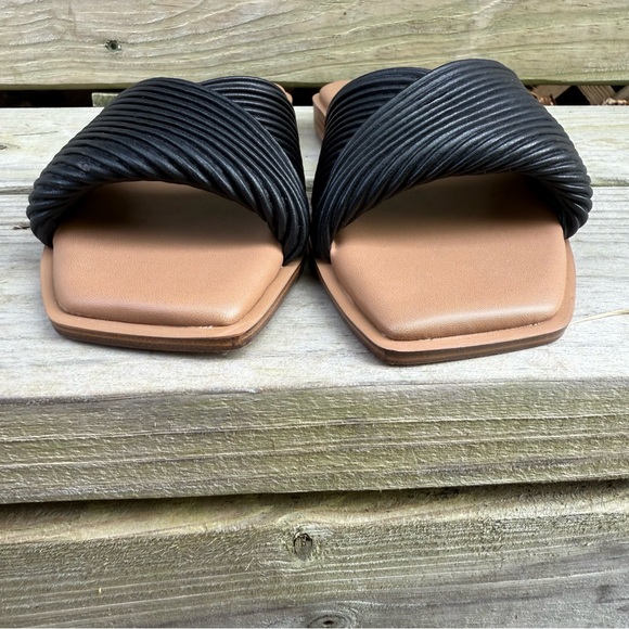 Steve Madden Black Sandals Limitt Textured Criss Cross Low Heel Flats 7 M Slides - Picture 6 of 11